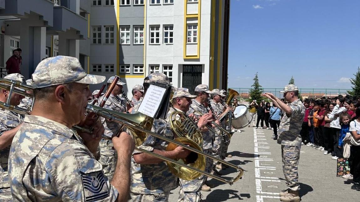 Eskişehir Muharip Hava Kuvveti Komutanlığı Bando Takımı Okulumuzda